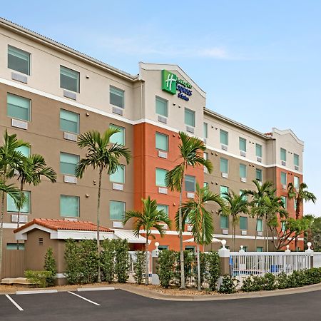 Holiday Inn Express & Suites Pembroke Pines-Sheridan St By Ihg Extérieur photo
